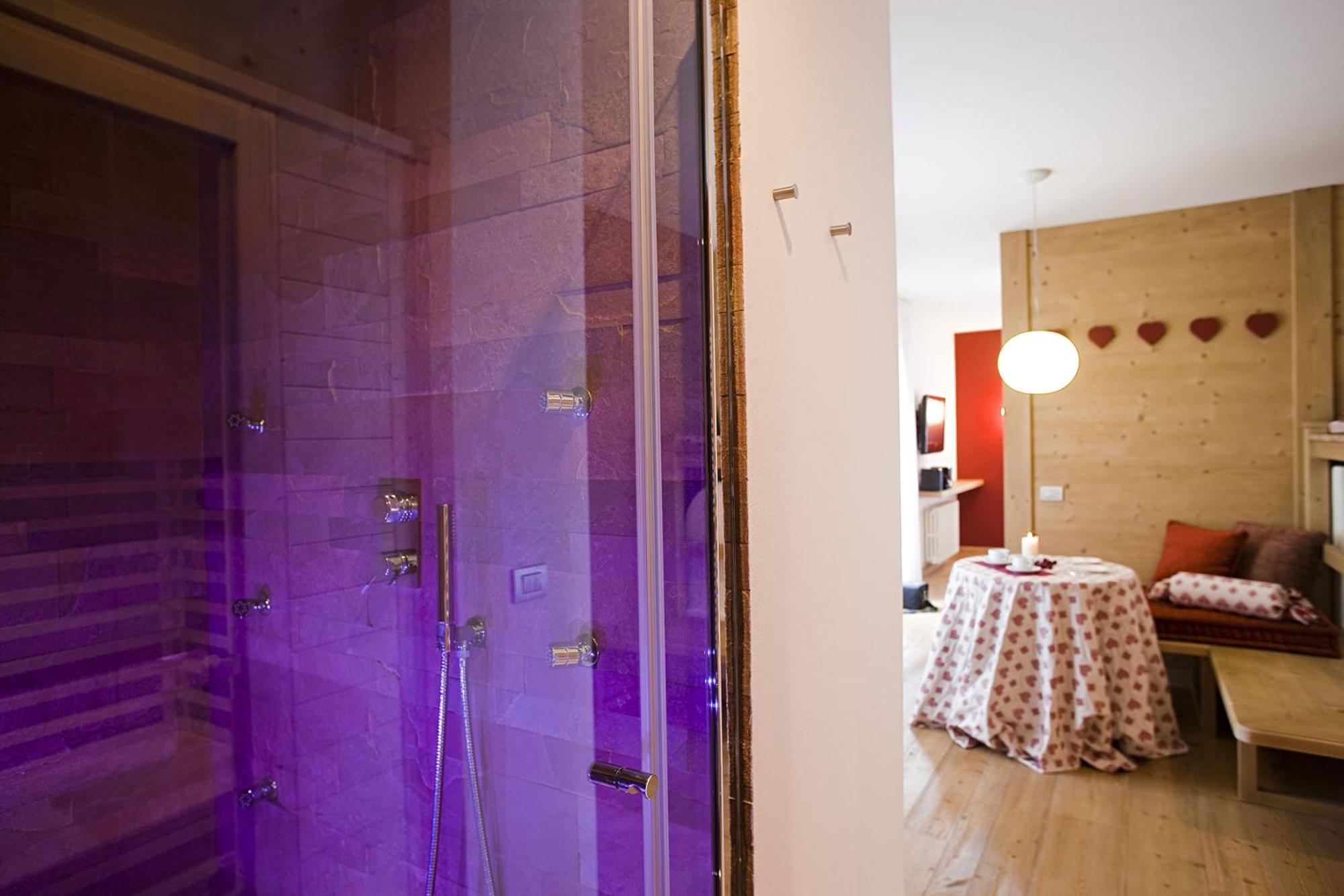 Villa Kofler Wonderland Resort Campitello di Fassa Habitación foto